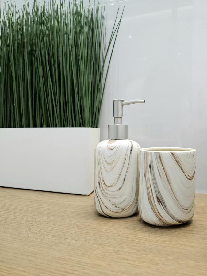 Modern Garden View Apt In Voula, Athens - Luxe 외부 사진